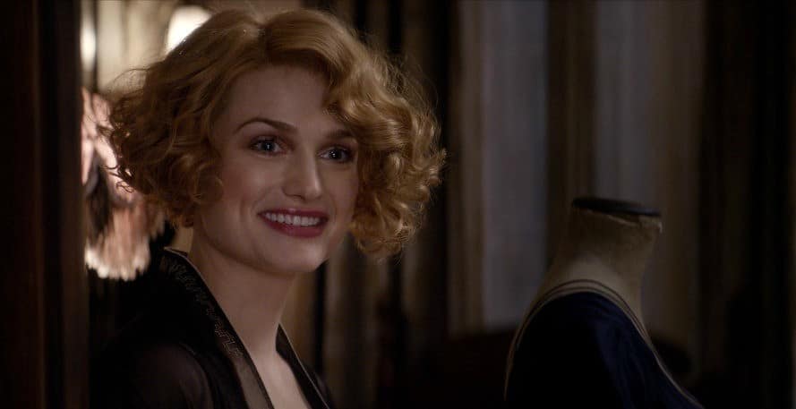 queenie_smiling_fantastic_beasts_cc_trailer_wm